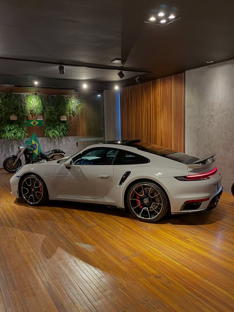 PORSCHE 911 TURBO - Imagem 7