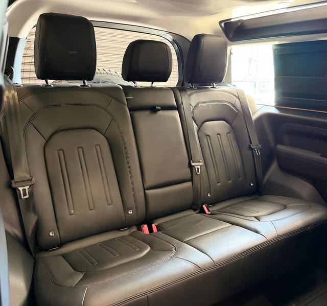 LAND ROVER DEFENDER P300 90 SE - Imagem 16
