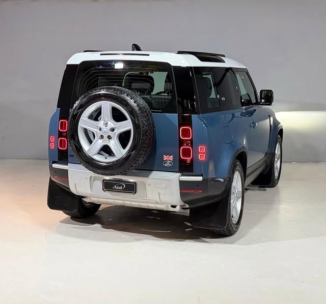 LAND ROVER DEFENDER P300 90 SE - Imagem 6