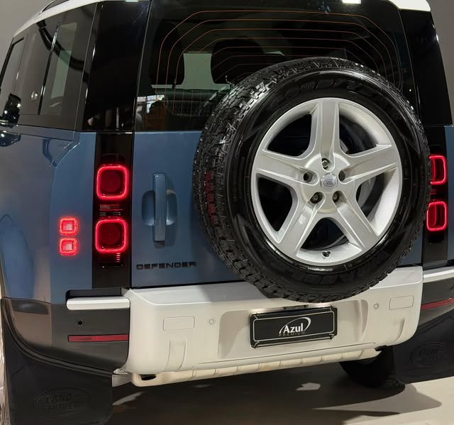 LAND ROVER DEFENDER P300 90 SE - Imagem 8