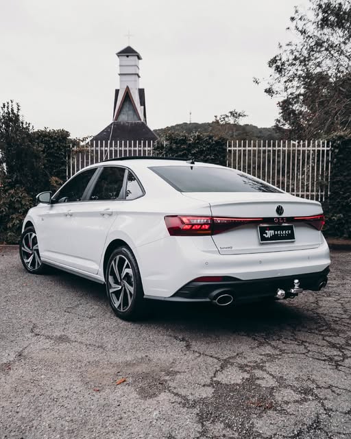 VOLKSWAGEN JETTA GLI - Imagem 2