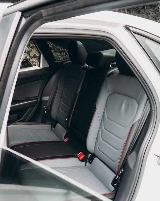 VOLKSWAGEN JETTA GLI - Imagem 8