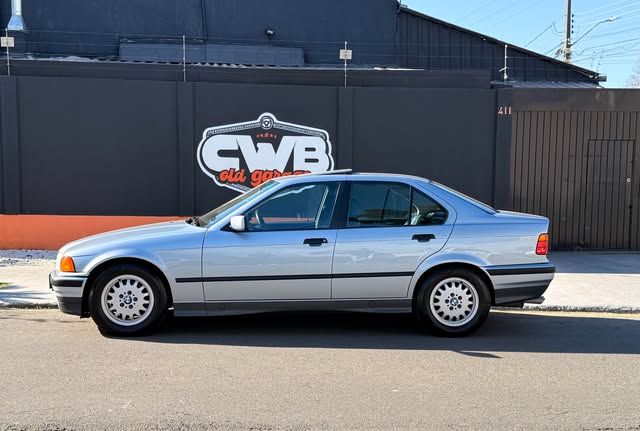 BMW 325I - Imagem 1