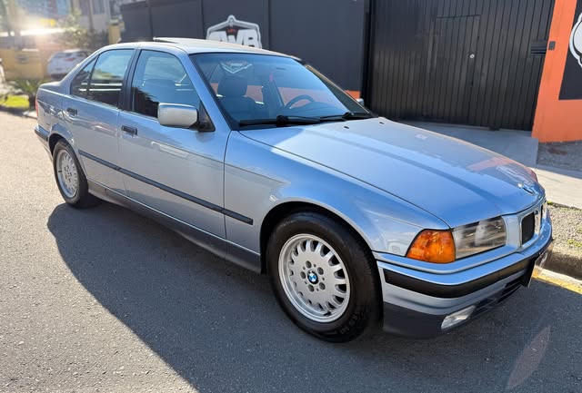 BMW 325I - Imagem 2