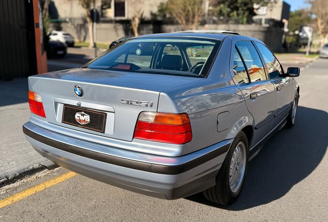 BMW 325I - Imagem 4