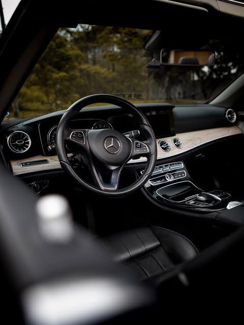 MERCEDES-BENZ E 300 - Imagem 11