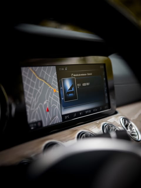 MERCEDES-BENZ E 300 - Imagem 18