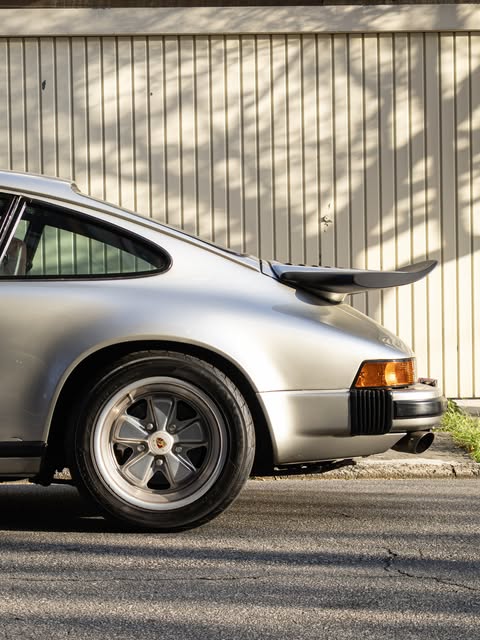 PORSCHE 911 CARRERA 3.2 - Imagem 1
