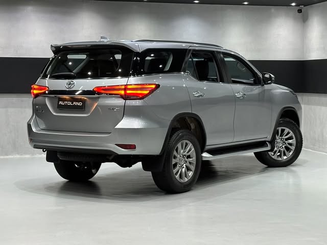 TOYOTA HILUX SW4 SRX - Imagem 4