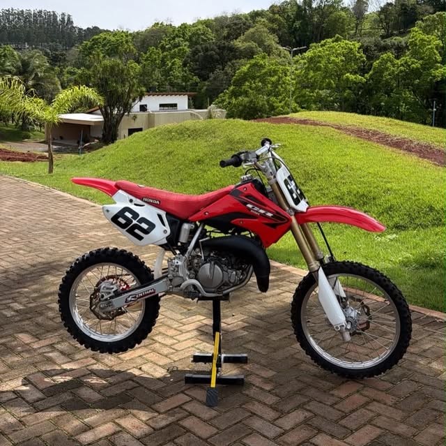 HONDA CR 85 R - Imagem 12