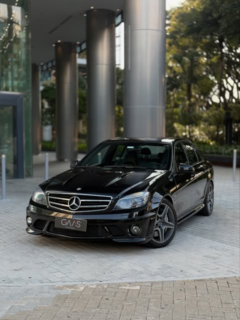 MERCEDES-BENZ C 63 AMG - Imagem 1