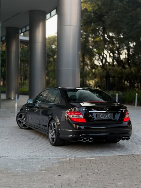 MERCEDES-BENZ C 63 AMG - Imagem 6