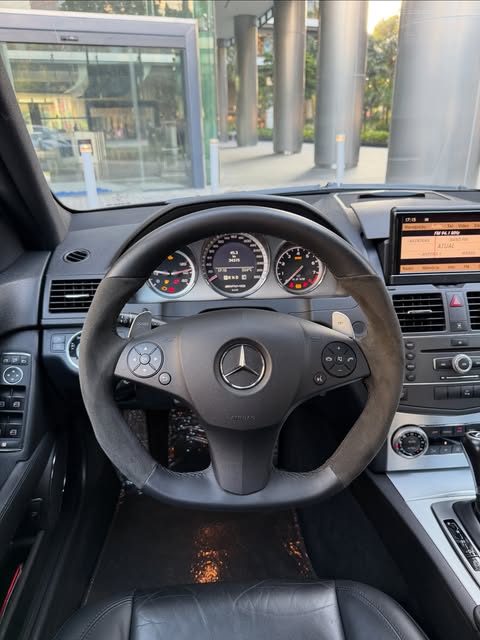 MERCEDES-BENZ C 63 AMG - Imagem 8