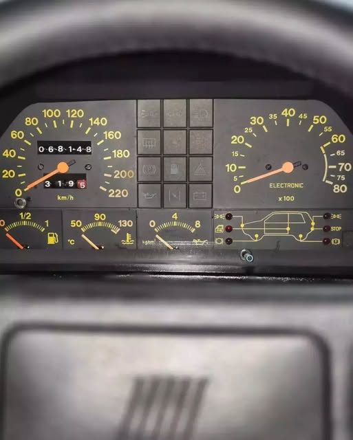 FIAT UNO 1.6R - Imagem 14