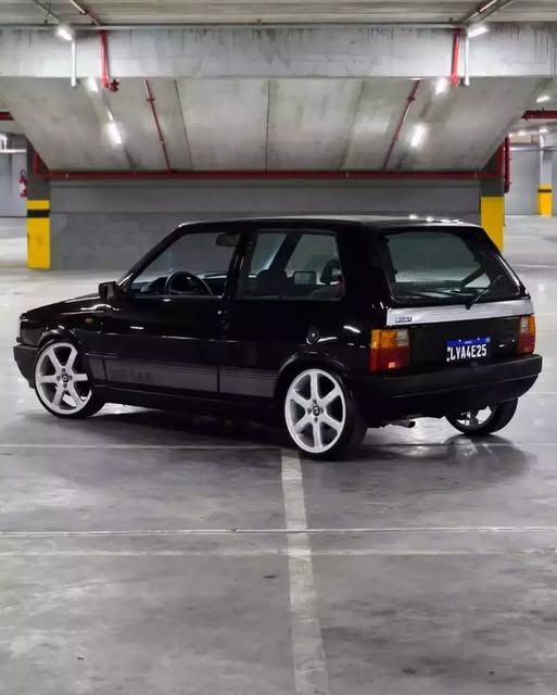 FIAT UNO 1.6R - Imagem 3
