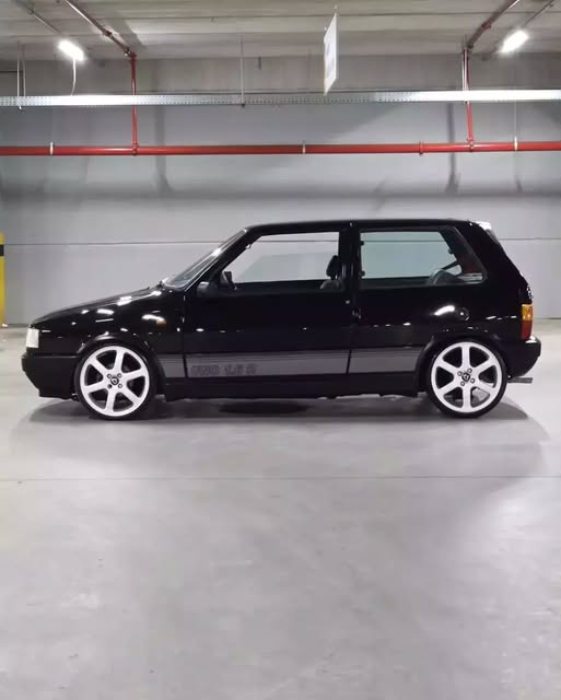 FIAT UNO 1.6R - Imagem 9