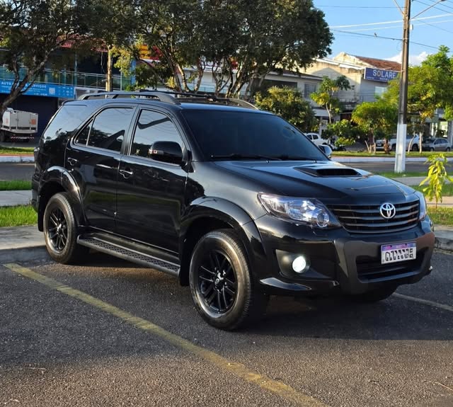 TOYOTA HILUX SW4 SRV - Imagem 2