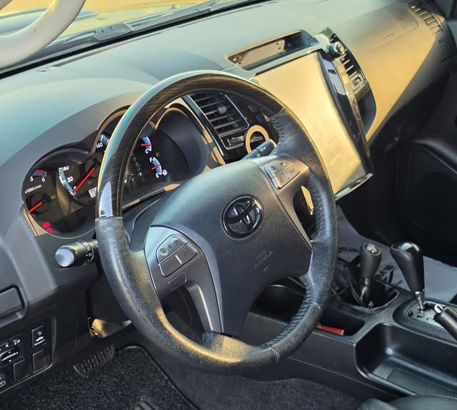 TOYOTA HILUX SW4 SRV - Imagem 12