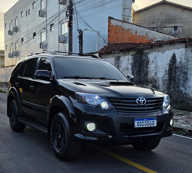 TOYOTA HILUX SW4 SRV - Imagem 5