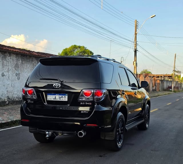 TOYOTA HILUX SW4 SRV - Imagem 10