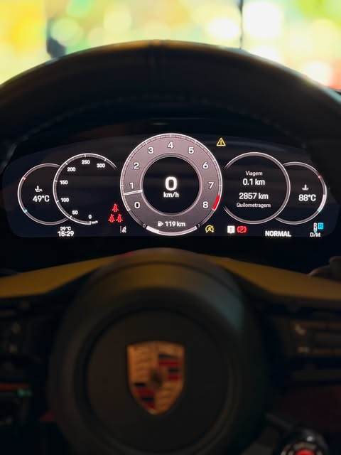 PORSCHE 911 CARRERA 992.2 - Imagem 16