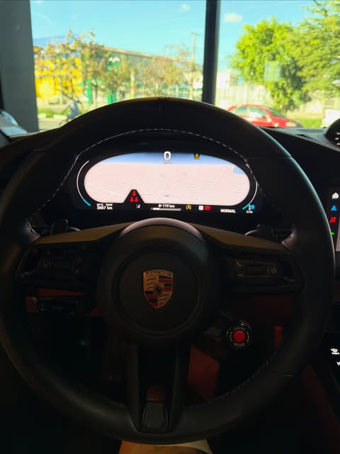 PORSCHE 911 CARRERA 992.2 - Imagem 17