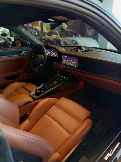 PORSCHE 911 CARRERA 992.2 - Imagem 9