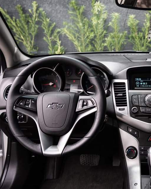 CHEVROLET CRUZE LT - Imagem 5