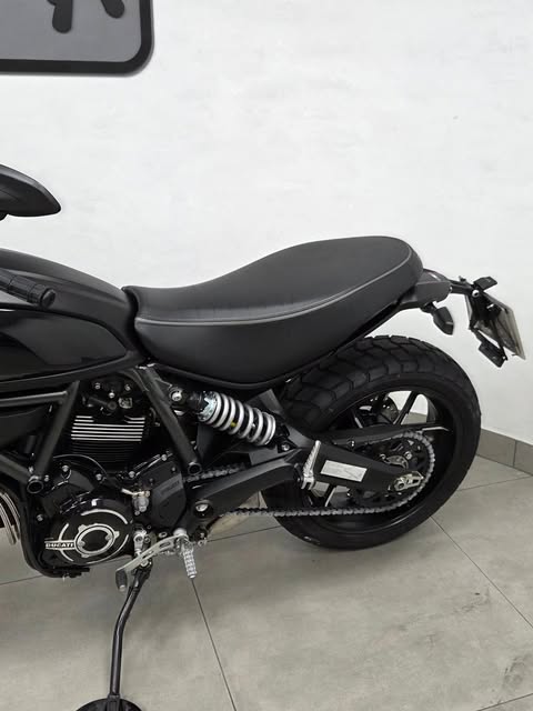 DUCATI SCRAMBLER ICON - Imagem 12