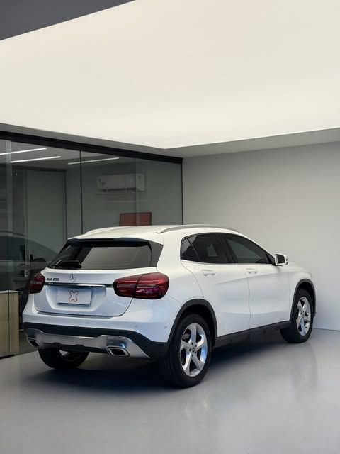 MERCEDES-BENZ GLA - Imagem 9