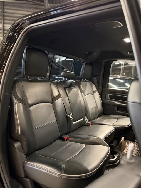 RAM 2500 NIGHT EDITION - Imagem 11