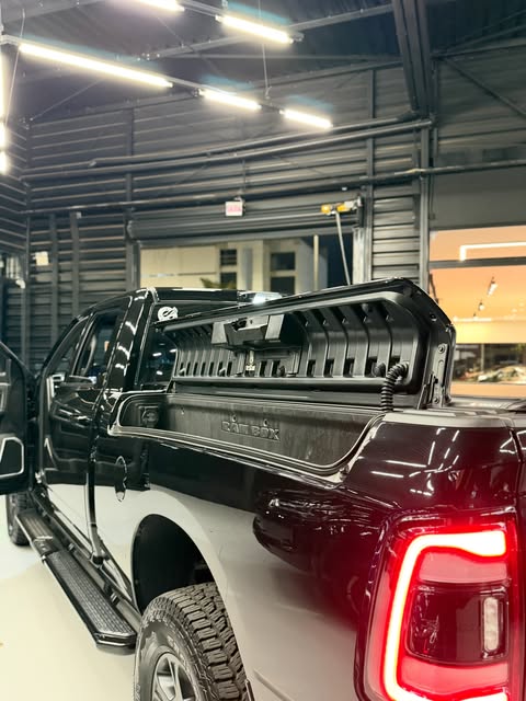 RAM 2500 NIGHT EDITION - Imagem 13
