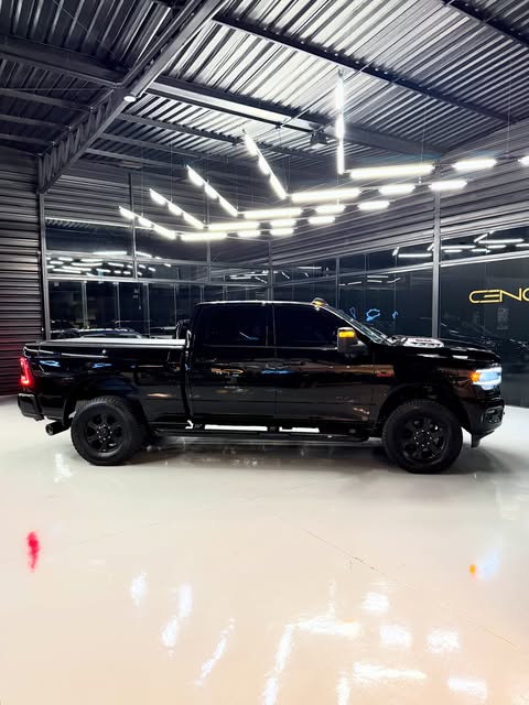 RAM 2500 NIGHT EDITION - Imagem 3