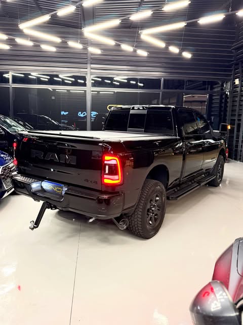 RAM 2500 NIGHT EDITION - Imagem 4
