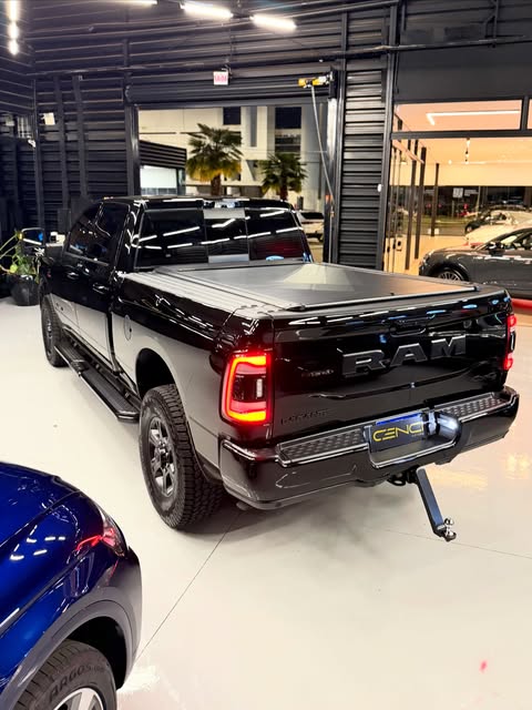 RAM 2500 NIGHT EDITION - Imagem 5