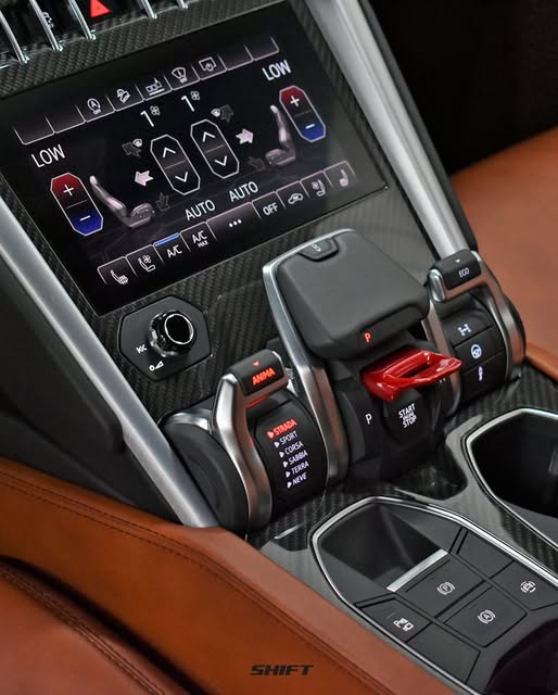 LAMBORGHINI URUS - Imagem 9
