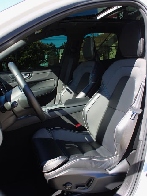 VOLVO XC60 R-DESIGN - Imagem 7