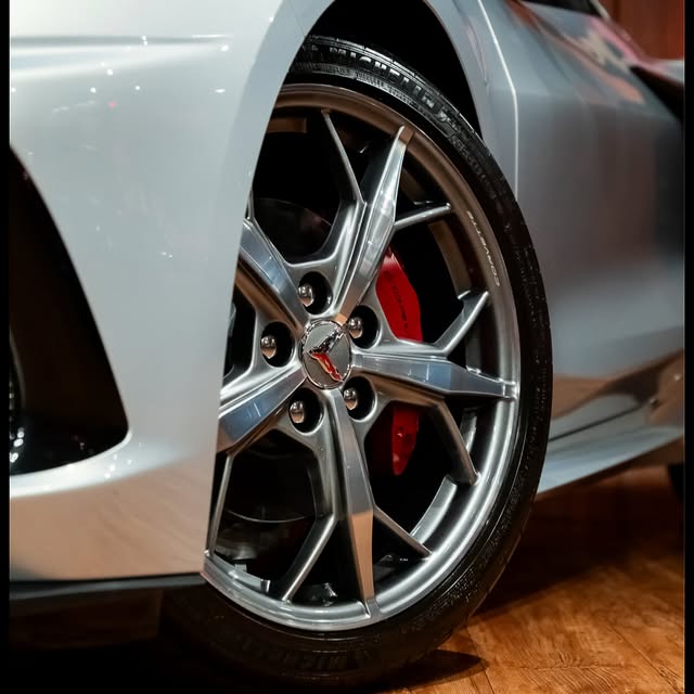 CHEVROLET CORVETTE 1LT STINGRAY - Imagem 12