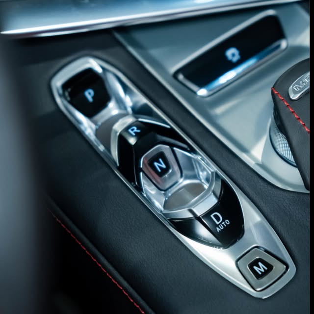 CHEVROLET CORVETTE 1LT STINGRAY - Imagem 17