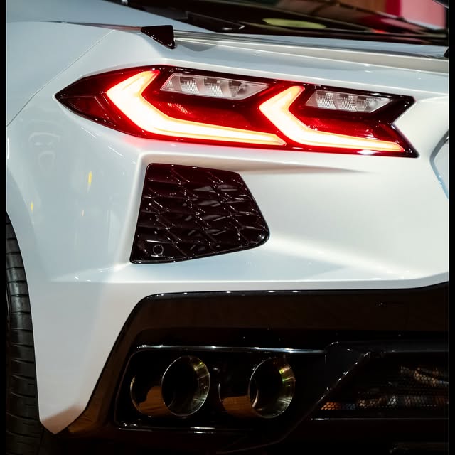 CHEVROLET CORVETTE 1LT STINGRAY - Imagem 18