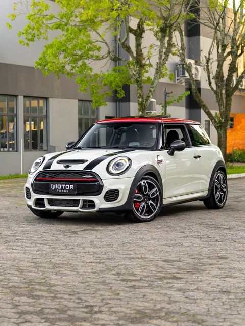 MINI COOPER JOHN COOPER WORKS - Imagem 1