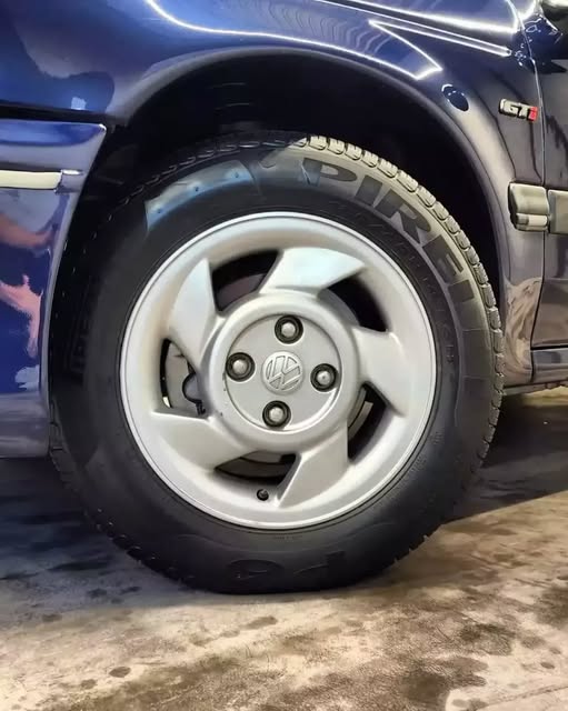 VOLKSWAGEN POINTER GTI - Imagem 11