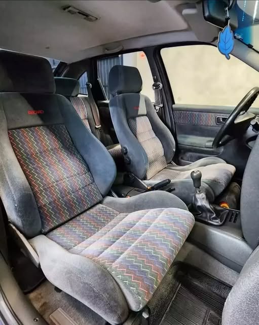 VOLKSWAGEN POINTER GTI - Imagem 12