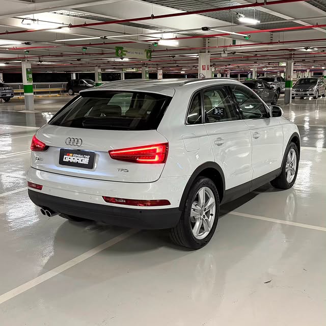 AUDI Q3 AMBIENTE PLUS - Imagem 4