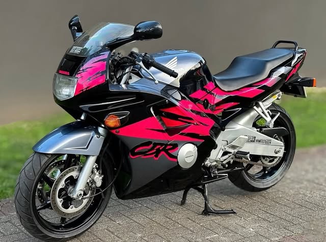 HONDA CBR 600F - Imagem 1