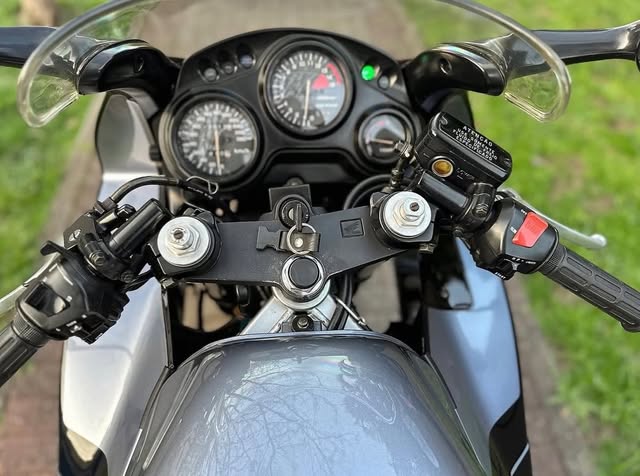 HONDA CBR 600F - Imagem 11
