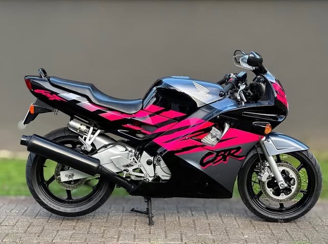 HONDA CBR 600F - Imagem 4