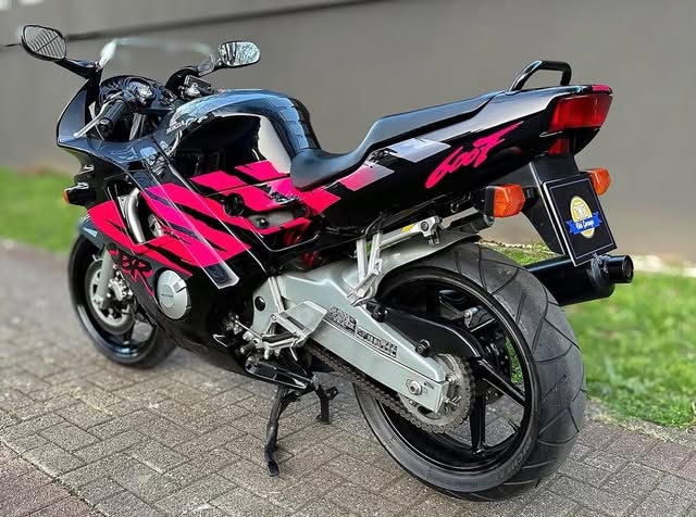 HONDA CBR 600F - Imagem 6