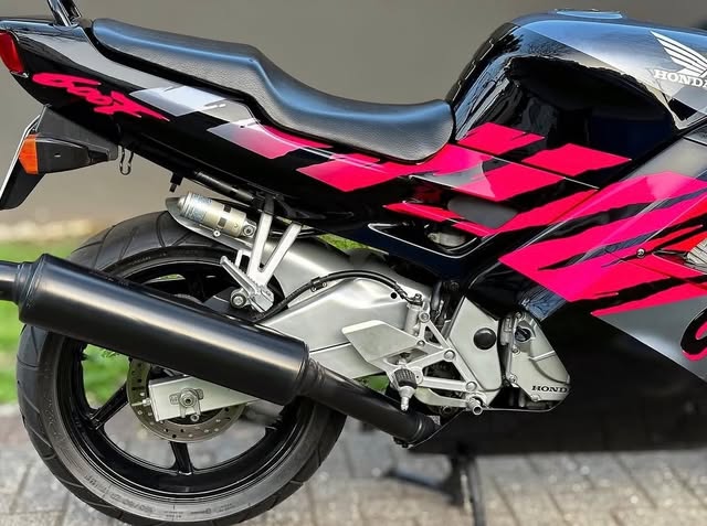 HONDA CBR 600F - Imagem 7