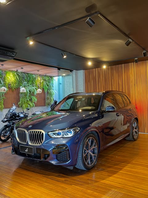 BMW X5 XDRIVE 45E - Imagem 2